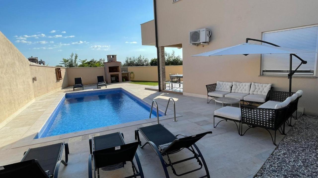 Villa Queen Jelena Galizana Exterior photo